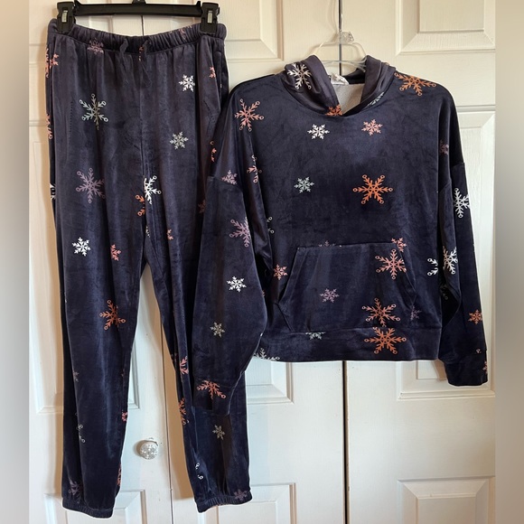 COZIE✨2 Pc PJ Set -Navy Blue Velour Background w Colorful Snowflakes- Hoodie Top - Picture 7 of 12